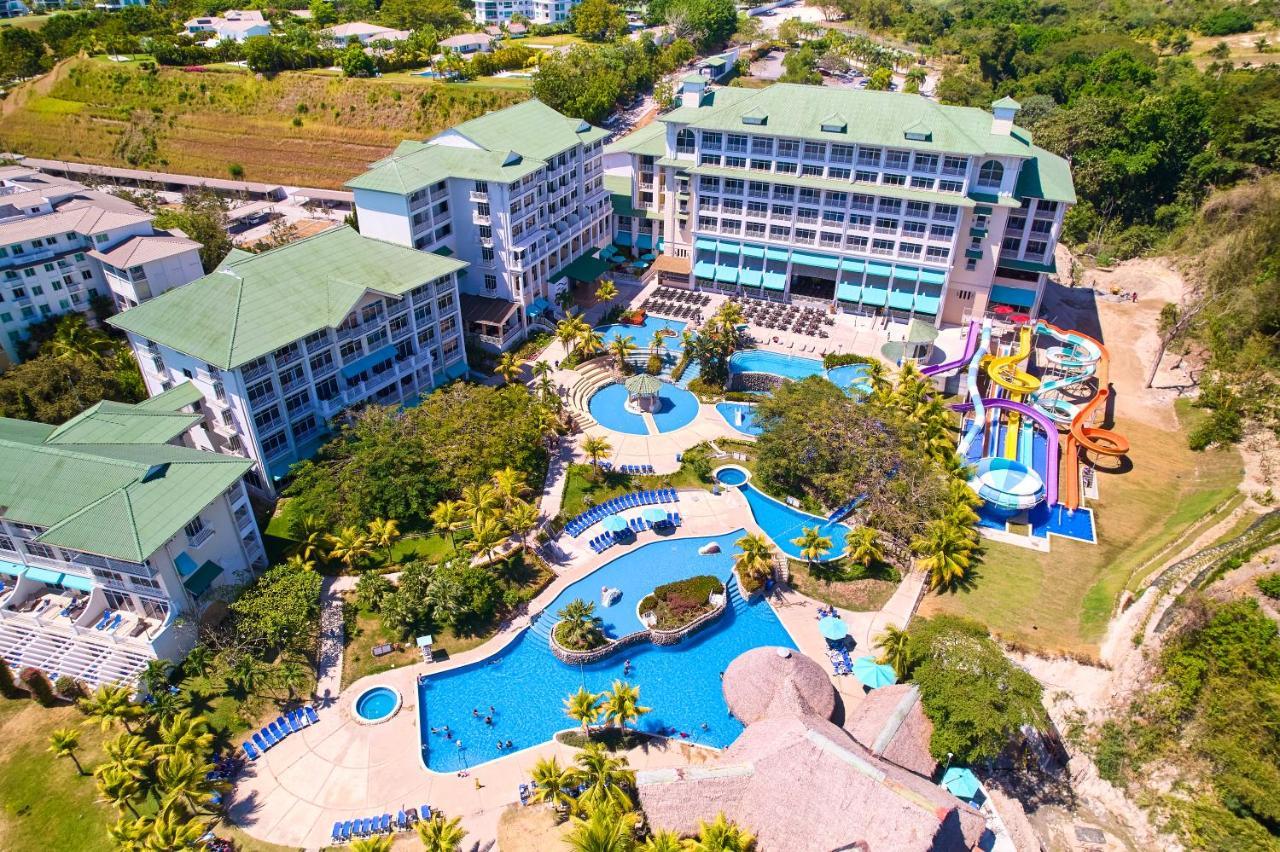 Gran Evenia Bijao Hotel Santa Clara  Ngoại thất bức ảnh Aerial view of the hotel