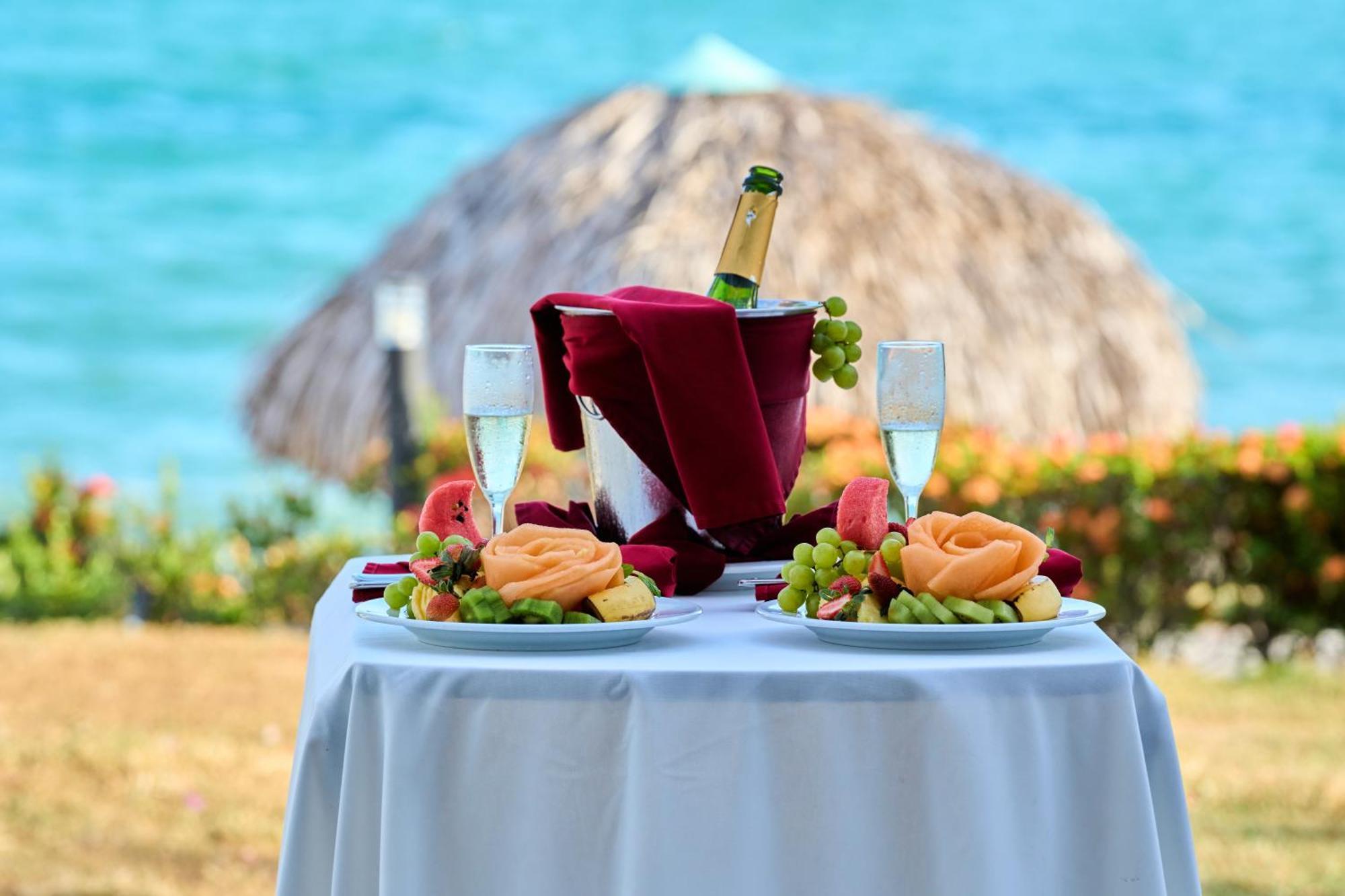 Gran Evenia Bijao Hotel Santa Clara  Ngoại thất bức ảnh Champagne at the beach