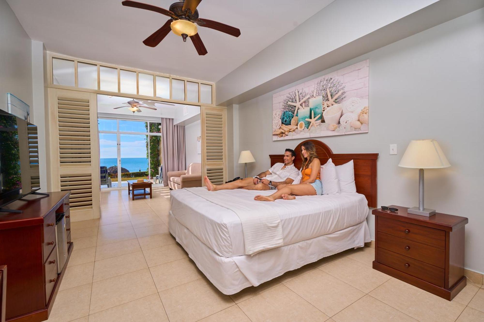 Gran Evenia Bijao Hotel Santa Clara  Ngoại thất bức ảnh A bedroom at the Iberostar Grand Hotel Bávaro