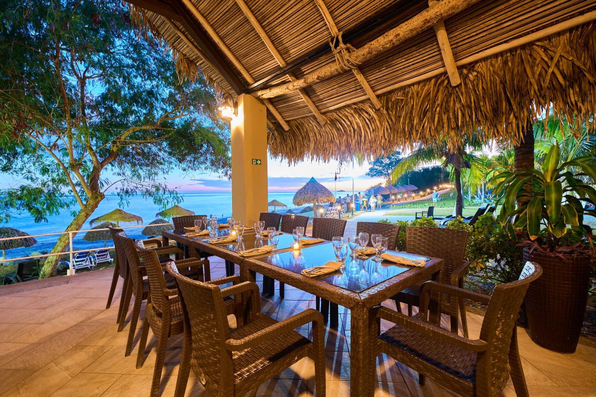 Gran Evenia Bijao Hotel Santa Clara  Ngoại thất bức ảnh The Beachfront Restaurant