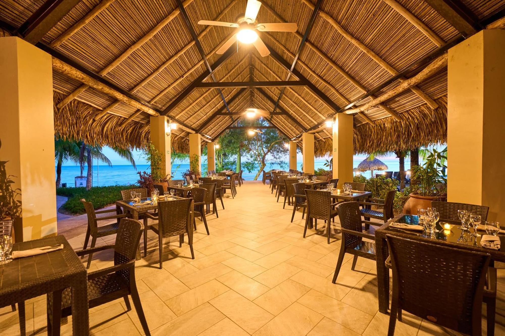 Gran Evenia Bijao Hotel Santa Clara  Ngoại thất bức ảnh The restaurant at the resort