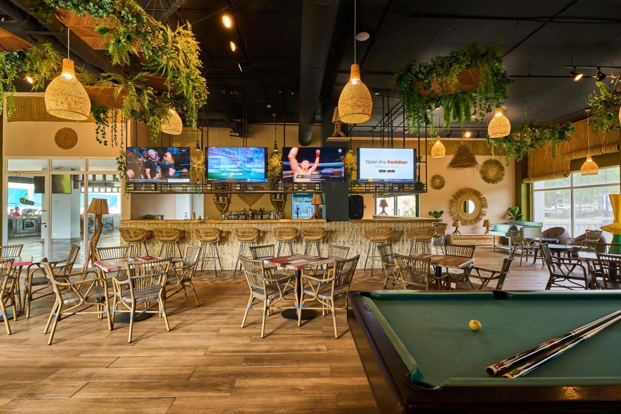 Gran Evenia Bijao Hotel Santa Clara  Ngoại thất bức ảnh The interior of a typical sports bar