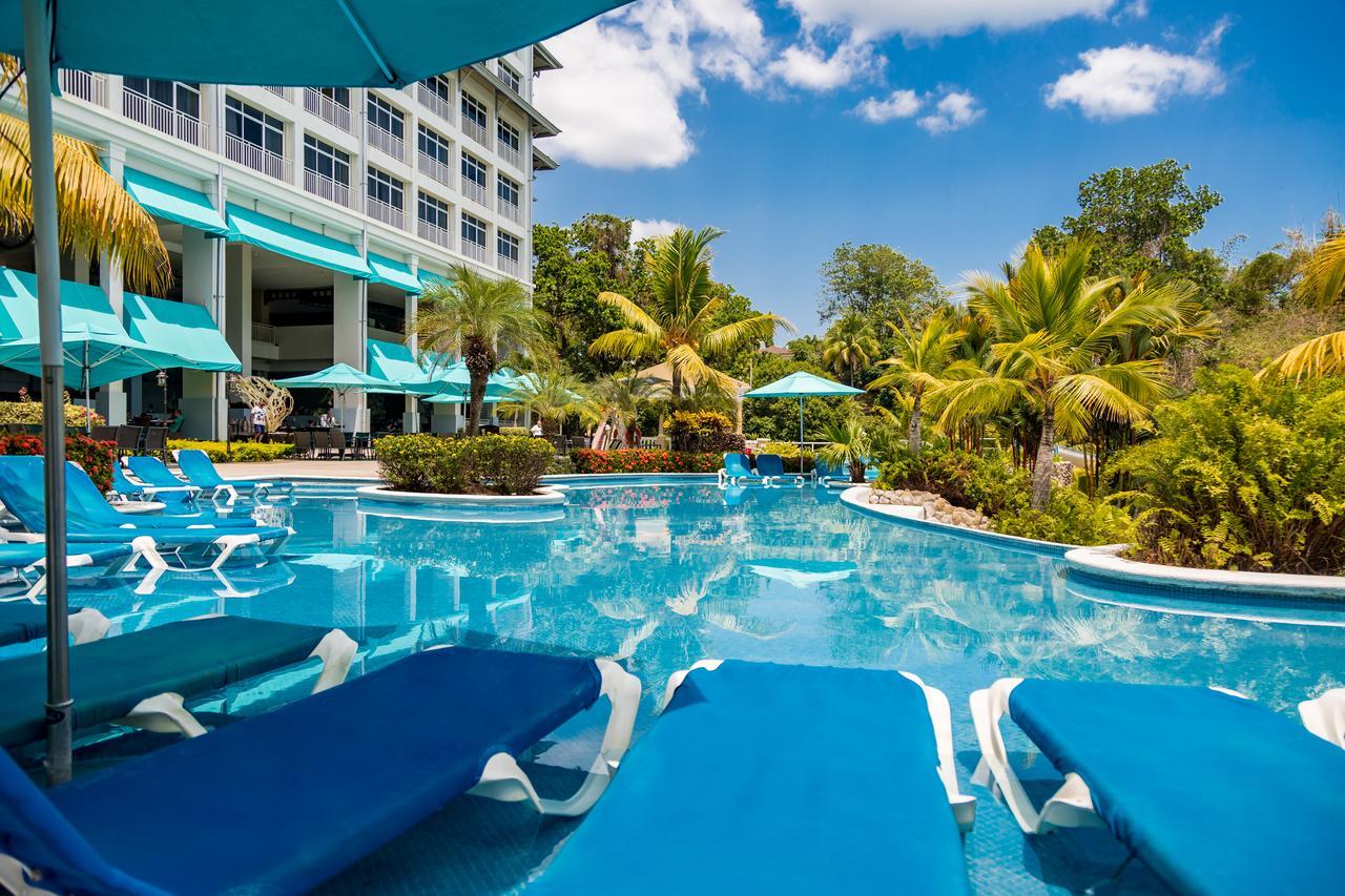 Gran Evenia Bijao Hotel Santa Clara  Ngoại thất bức ảnh The swimming pool at the hotel